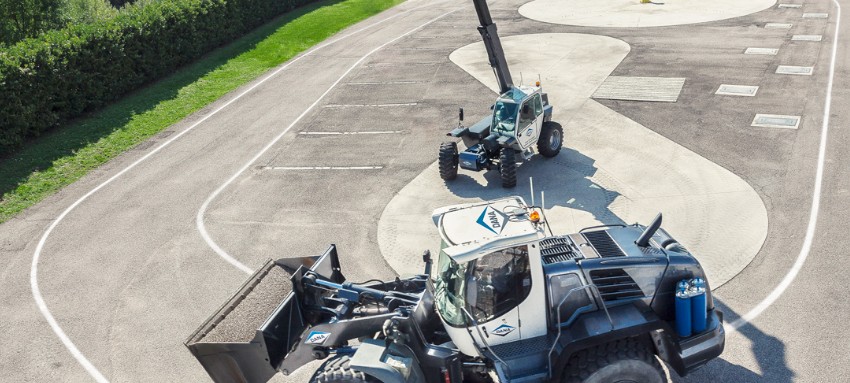Mining vehicle powertrain